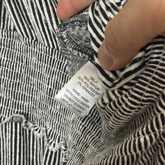 Caution to the Wind Black White Striped Jumpsuit M Smocked Waist V-Neck Wide Leg - Picture 6 of 6